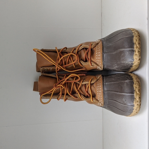 L.L. Bean Duck Boot, 8" brown size 9 narrow - Picture 2 of 6